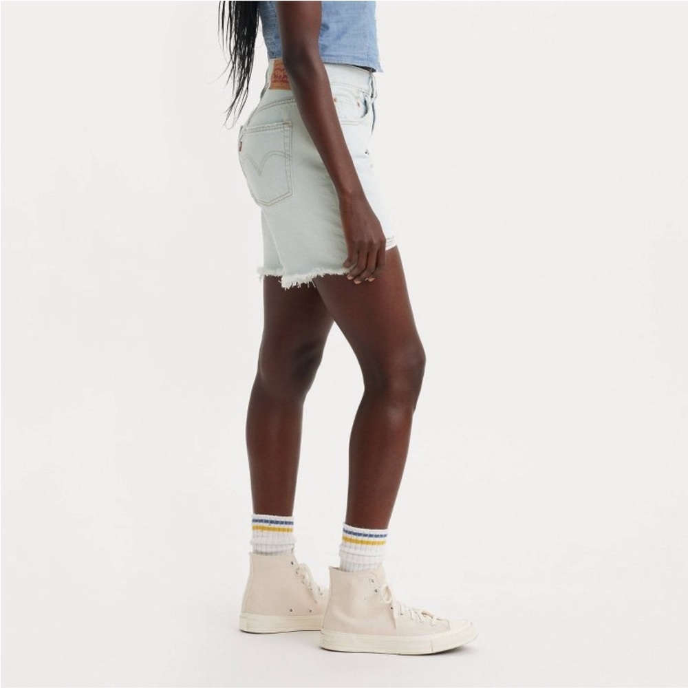 Levi’s 501 Shorts - Fade Off - Picture 2 of 7